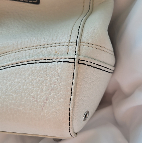 COACH Hampton white pebbled leather with black accents M1063-F13084 - Picture 7 of 8